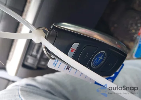 2017 Subaru Outback 2.5I Limited z USA, uszkodzony, nr VIN 4S4BSAKC2H3402351